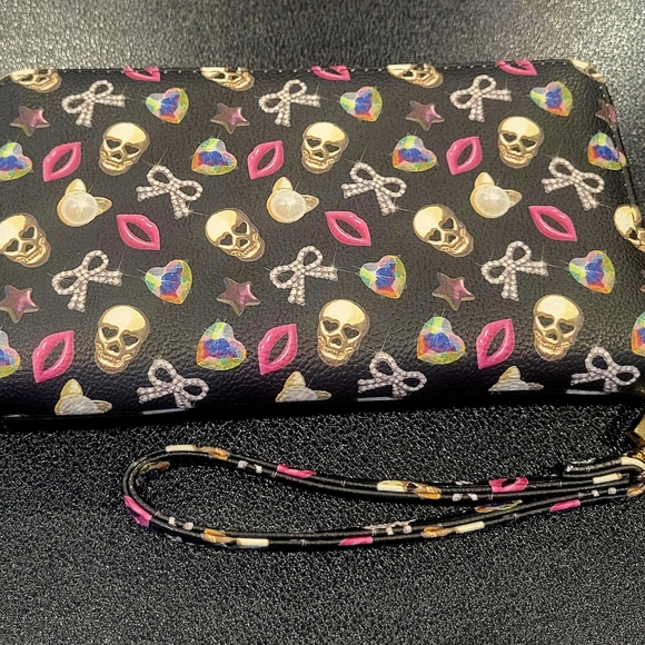 Betsey Johnson Wallet - Picture 3 of 3